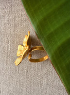 Top view of Ban Gulab ring, showing that it's adjustable from the front. 